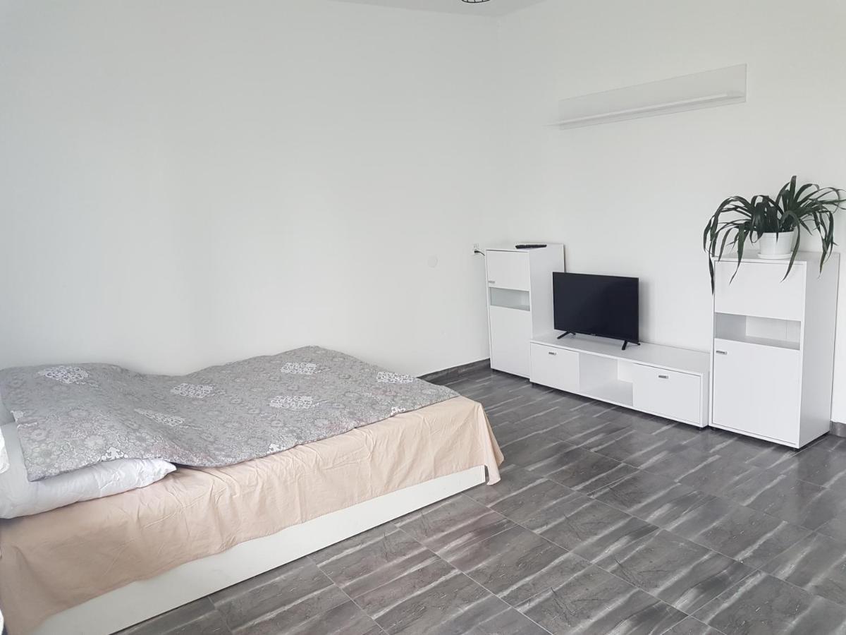 F.H.U Bed And Brekfast Διαμέρισμα Glinik Εξωτερικό φωτογραφία